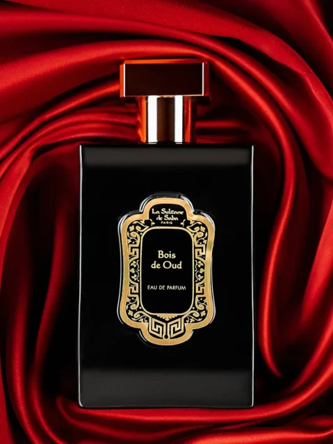 LA SULTANE DE SABA OUD WOOD PERFUME – MEDIENA – KVEPALAI 100ML + DOVANA LA SULTANE DE SABA BRIDE’S DAY CREAM – ROŽĖ, PELARGONIJA – JAUNOSIOS BB KREMAS 50ML