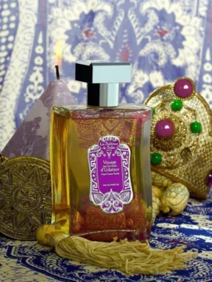 LA SULTANE DE SABA UDAIPUR PERFUME – MUSKUSAS, SMILKALAI, VANILĖ – KVEPALAI 100ML + DOVANA LA SULTANE DE SABA BRIDE’S DAY CREAM – ROŽĖ, PELARGONIJA – JAUNOSIOS BB KREMAS 50 ML