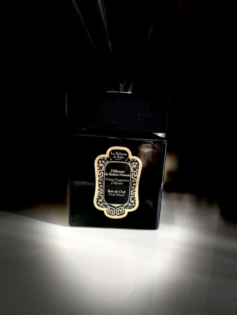 LA SULTANE DE SABA OUD WOOD PERFUME – MEDIENA – NAMŲ KVAPO DIFUZORIUS 200ML